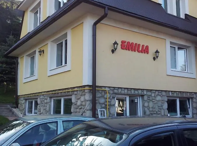 Oda ve Kahvaltı Emilia 3*