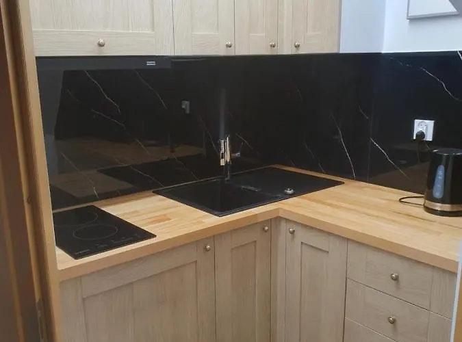 Emilia Oda ve Kahvaltı